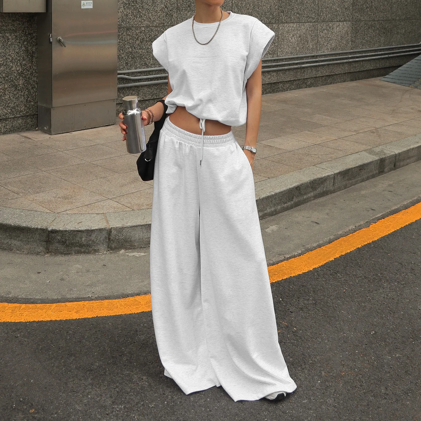 

Summer Loose Trousers Set Solid Color Daily Commuting Style Short-sleeved Round Neck Top Lace-up Wide-leg Trousers Two-piece Set