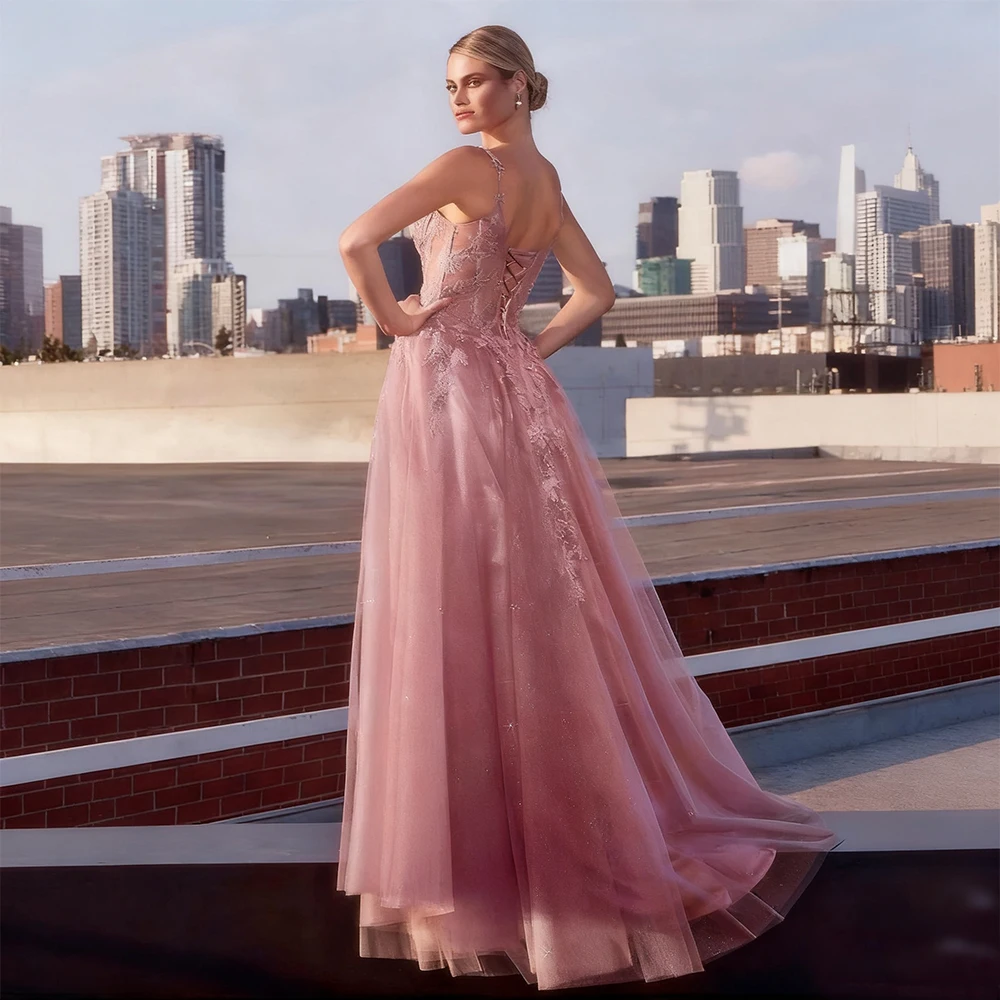 ชุดราตรีผ้าทูลล์ยาวกรอมพื้น ดีไซน์หวานแบบไม่มีแขน ประดับลูกไม้ ผ่าข้าง  สำหรับงานพรอม  สามารถสั่งตัดได้