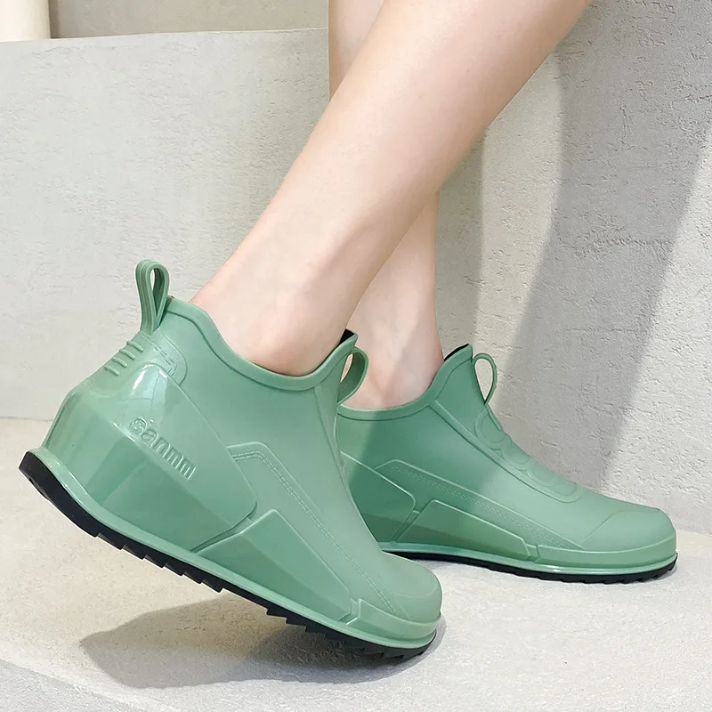 Woman Rain Shoes Waterproof Rubber Boots Ladies Casual Slip-on Flats Rainboots Female Insulated Garden Galoshes Botas De Chuva