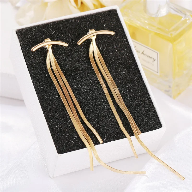 LATS 2021 Vintage Gold Color Bar Long Thread Tassel Drop Earrings for Women Glossy Arc Geometric Korean Earring Fashion Jewelry