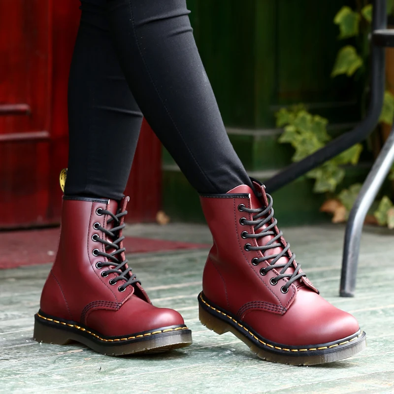 High Slip on Office Ventilate Versatile Motorcycle Femal Boots Couple Boots Women Shoes Casual Shoes Men Classics Ankle Boots