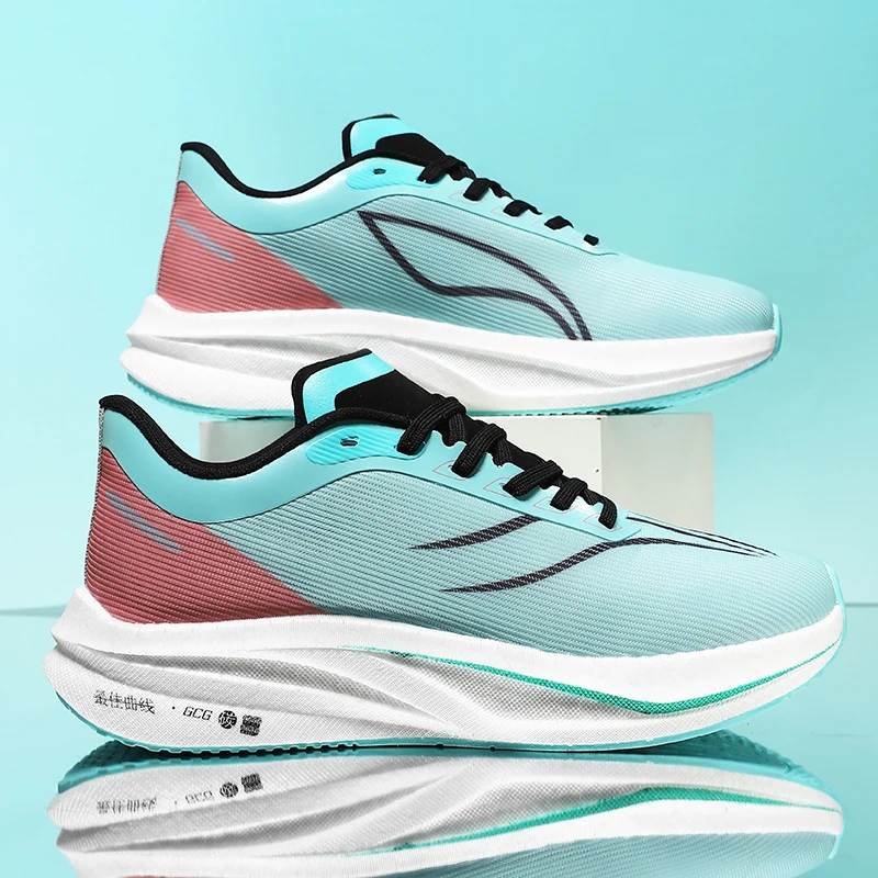 

Мужские кроссовки для марафона, легкие кроссовки для спорта на открытом воздухе, повседневные кроссовки на плоской подошве с сеткой, модные прогулочные летние теннисные туфли на шнуровке, мужские