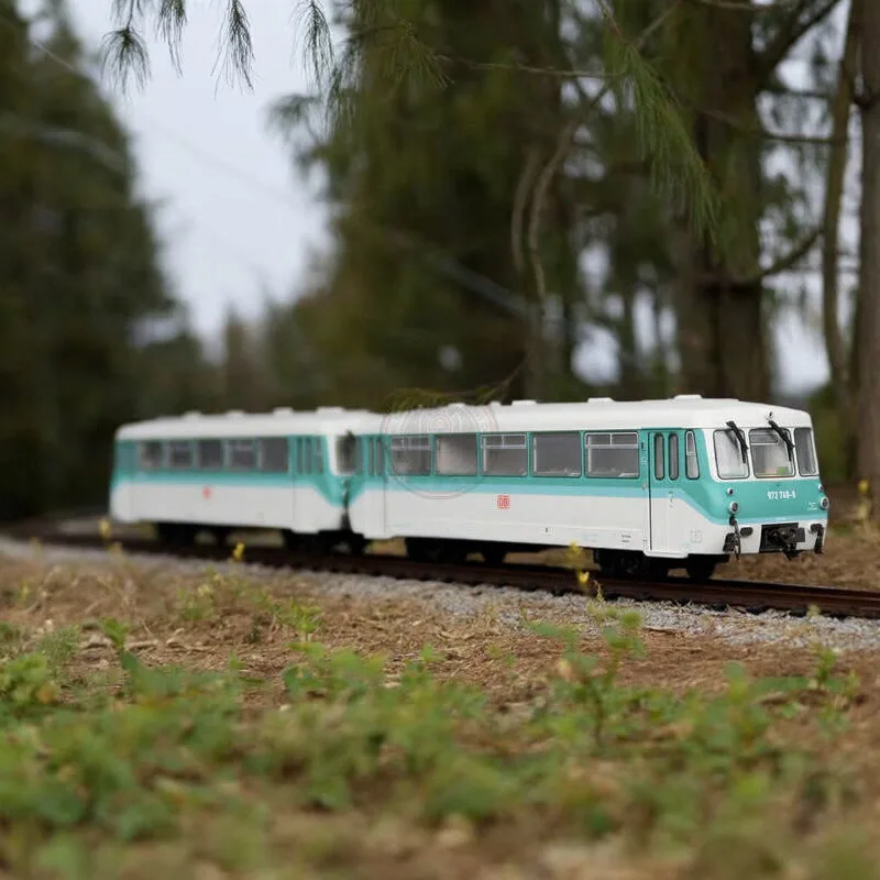 PIKO HO Type 1/87 Toy Train BR772 Intercity Diesel Multiple Unit (DMU) with Lights DCC 52885 Model Train for Boys