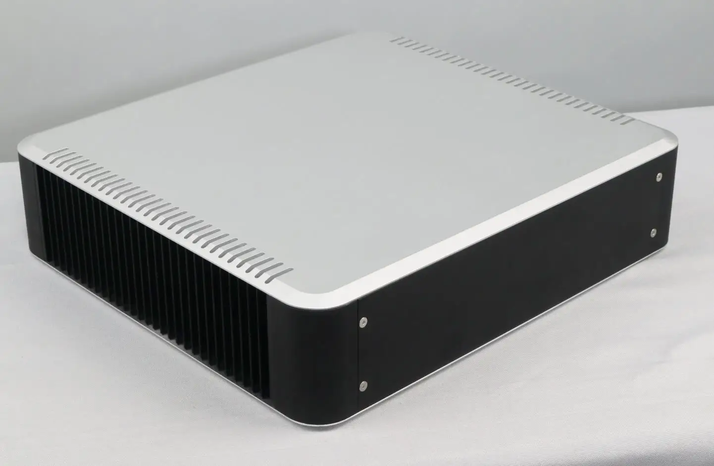 RD09 Heatsink DIY Aluminum Chassis Curved Design New Power Amplifier Enclosure 430X104X390mm