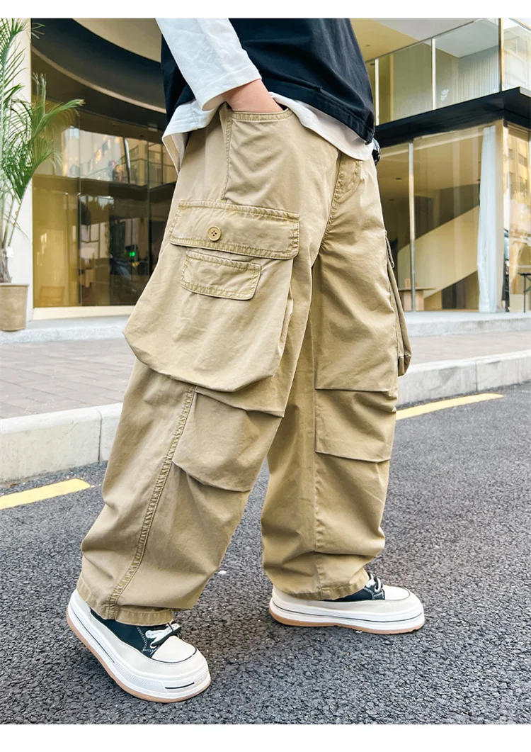 Kinder Cargo-Hose in Schwarz-Khaki mit Taschen für Jungen im Alter 5-14 Jahre, Baumwolle, Y2K-Stil, gerade geschnitten. – Detail 4