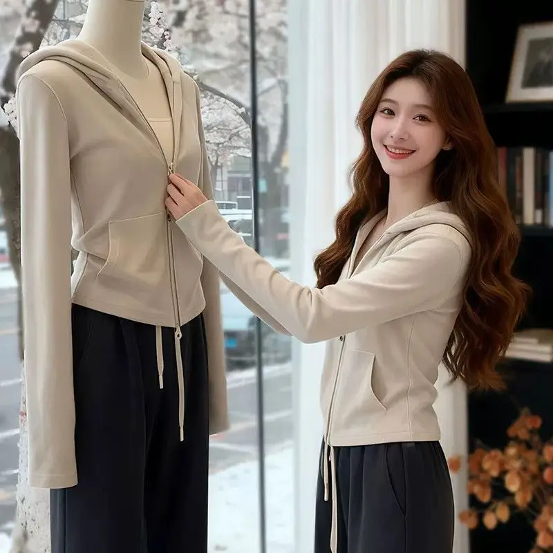 

Осень-зима, однотонные толстовки на молнии с длинными рукавами, кофты для женщин, корейские свободные элегантные короткие куртки премиум-класса, модная верхняя одежда