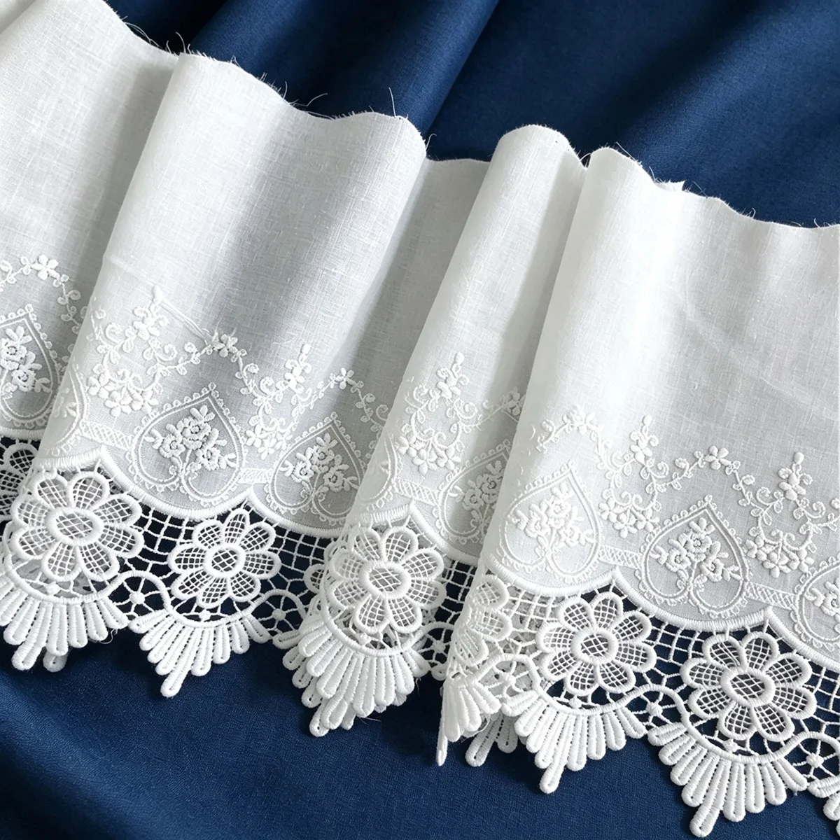 White Embroidery Lace Trim 1 Yard  Eyelet Lace Fabric Floral Hollowed Lace Edging DIY Dress Skirt Hem Garment Sewing Accessories