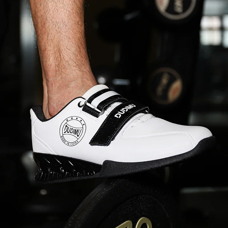 

2024 New Squat Hard Pull Shoes Men White Red Weight Lifting Training Shoes Man Designer Gym Shoes Mens Luxury Brand Sport Shoe