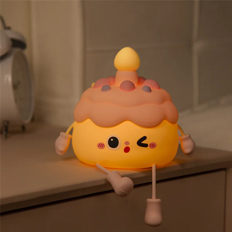 LICE-Cute كعكة عيد الميلاد مصباح الليل USB مصباح النوم القابل لإعادة الشحن 2 مستوى من تعديل السطوع للضوء الليلي