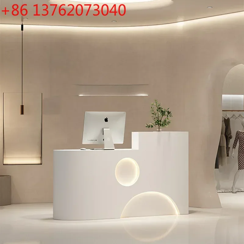 

Стойки ресепшн в итальянском стиле для салонов красоты и магазинов одежды: современные, минималистичные, элитные офисные стойки ресепшн