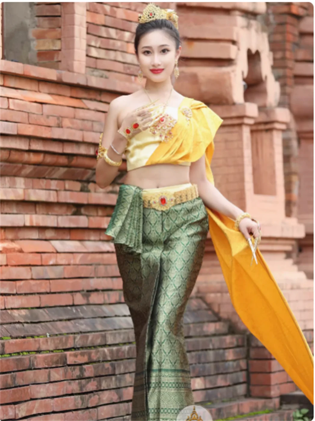 

Thai clothing women's suit strapless, chest wrapped, backless Thai style