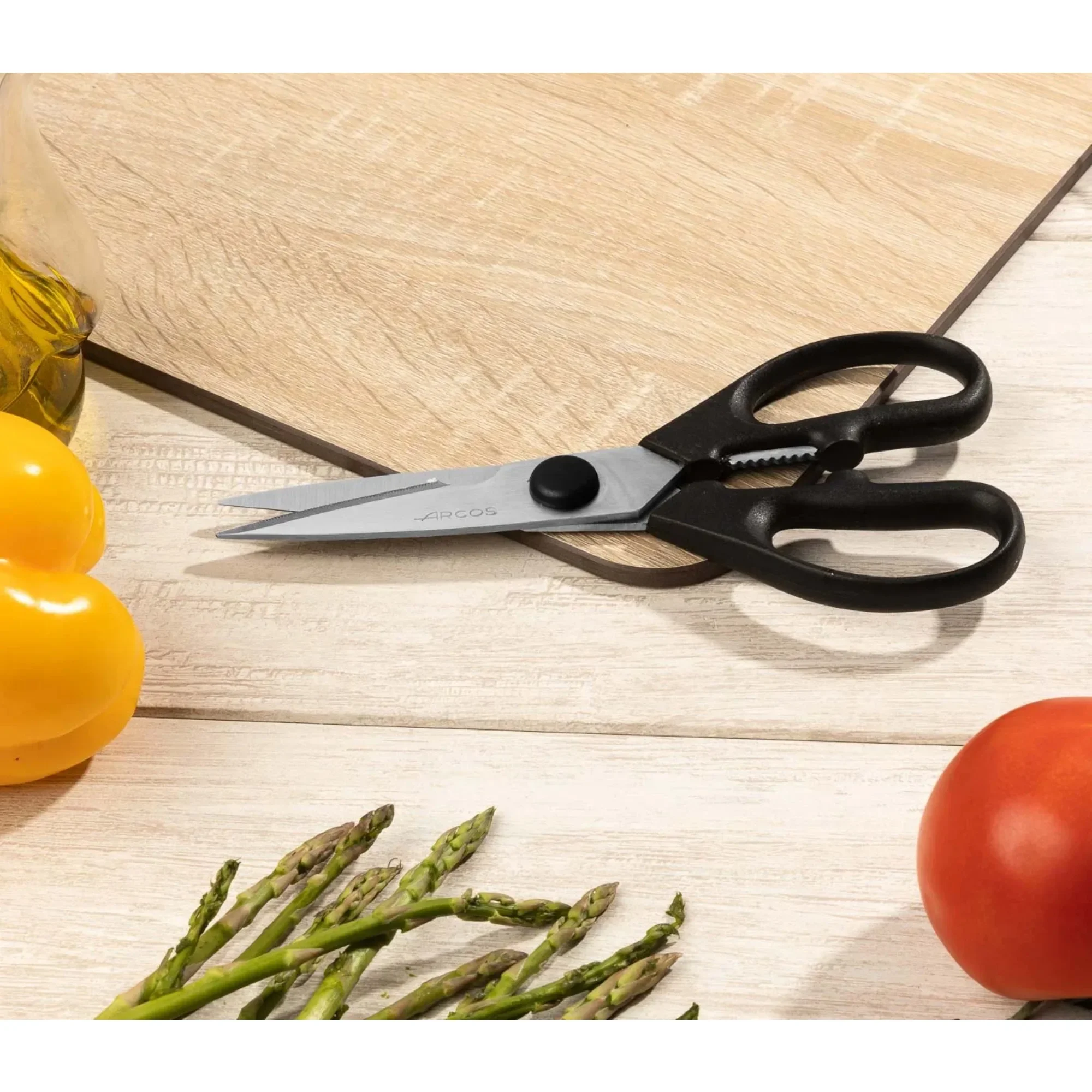 ARCOS 8-Inch Detachable Black Kitchen Scissors in Nitrum Stainless Steel kitchen scissors