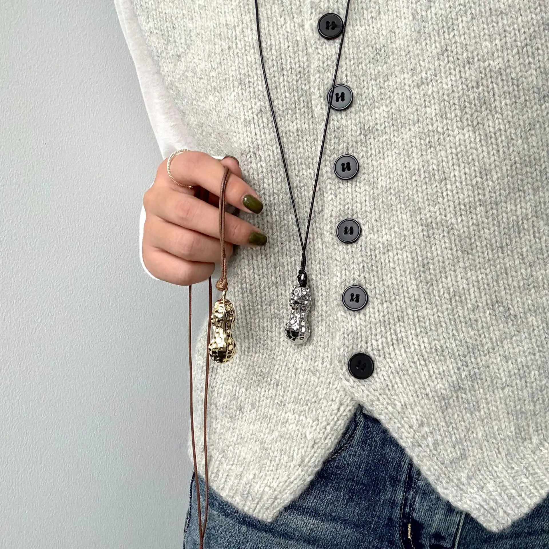 Charming Geometric Peanut Pendant Necklace for Women