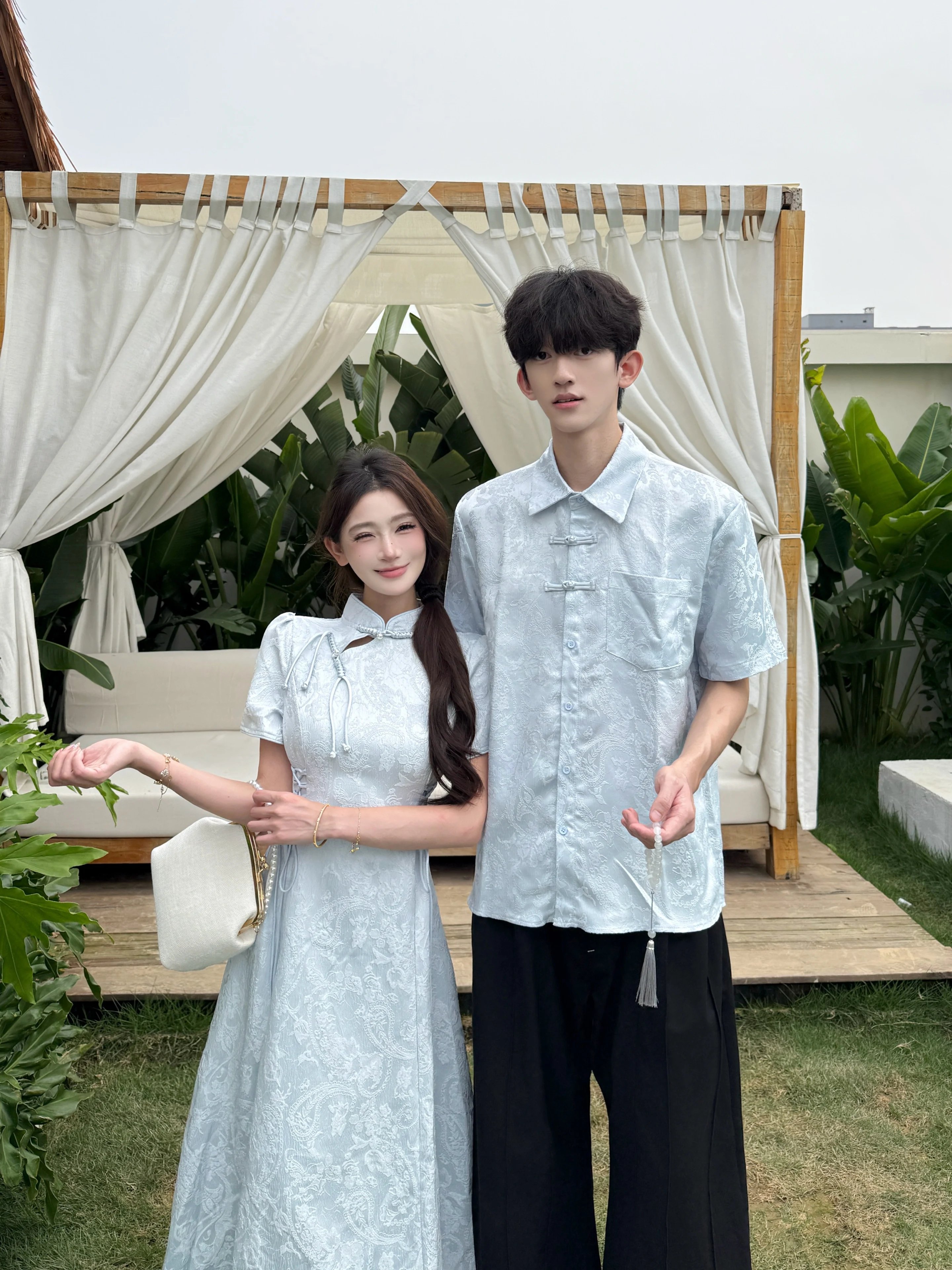 Vestido  Feminino de Verão com Gola Alta e Bordado Azul Estilo Chinês Retrô Nacional, Manga Curta e Cintura Marcada ...