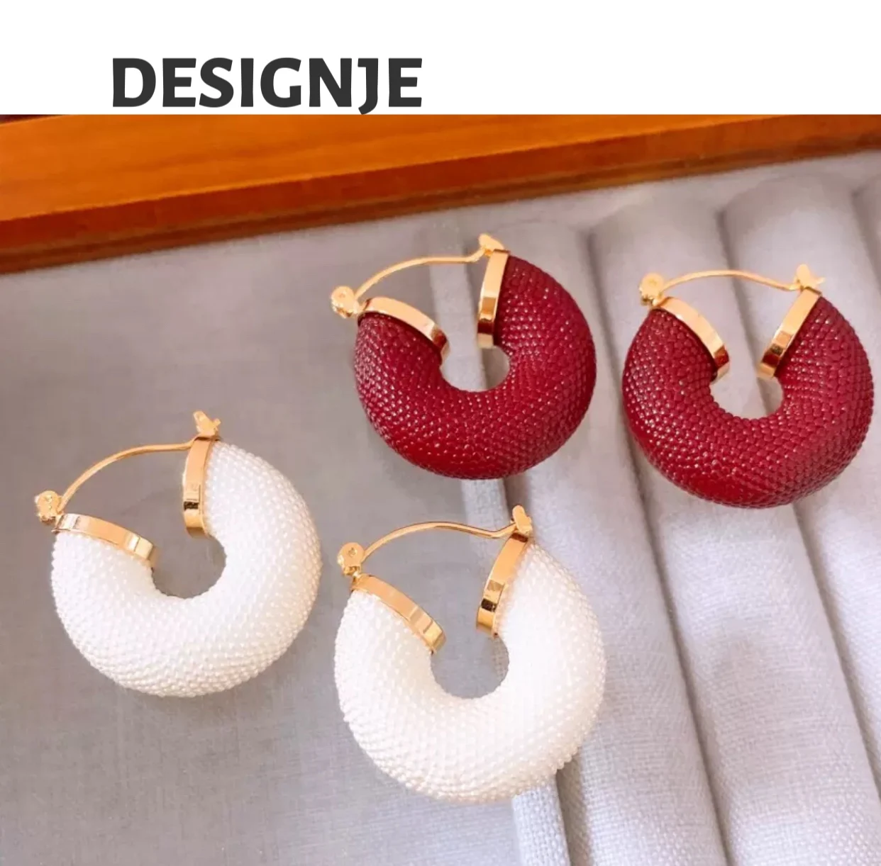 

Round, simple pendant ear clip, fashionable European-style design earrings, luxurious and high-end ear accessories.