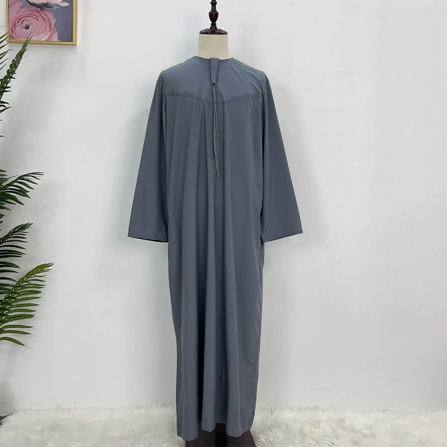 Round Neck Embroidery Coarse Males Long Sleeve Pullover Dress Abaya Kaftan Arabian Saudi Arabia Men's Kaftan Islam Clothing Robe