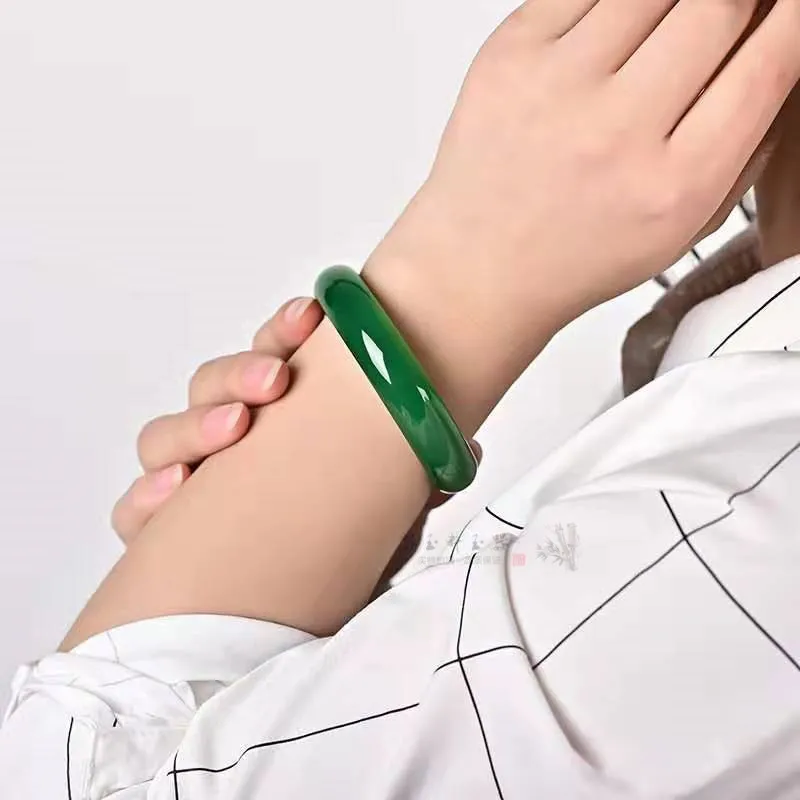 Natural ice-type , green chalcedony agate jade flat strip bracelet for women