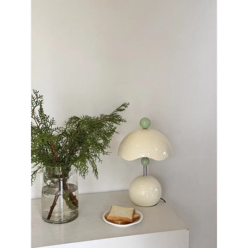 Modern Minimalist Cream Style Eggshell Table Lamp Bauhaus LED table light for Study Room Bedroom Bedside Lighting Fixture