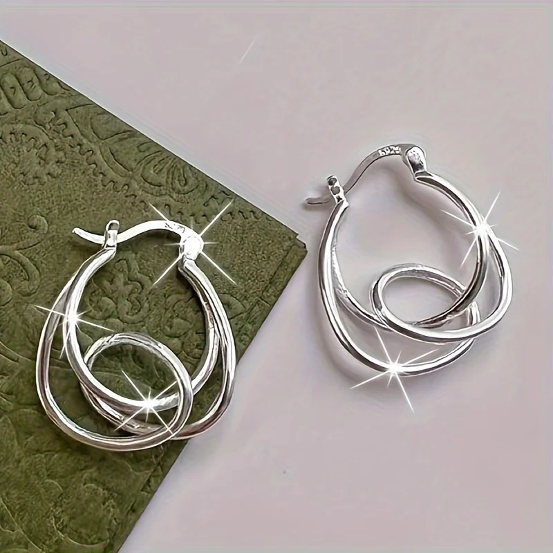 

Minimalist Twisted Line Hoop Earrings, Unique Geometric Twist Ear Clips, Trendy All-Match Jewelry Gift for Ladies