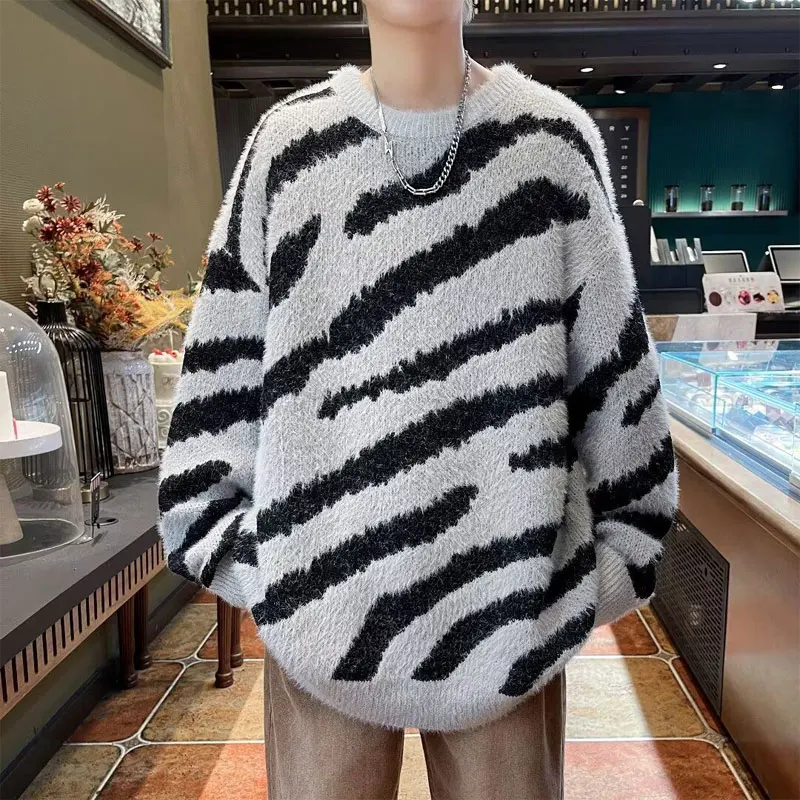 Zebra Striped Loose Sweaters Men's Clothing Korean Round Neck Autumn Winter New Contrasting Colors Young Style Knitted Pullovers