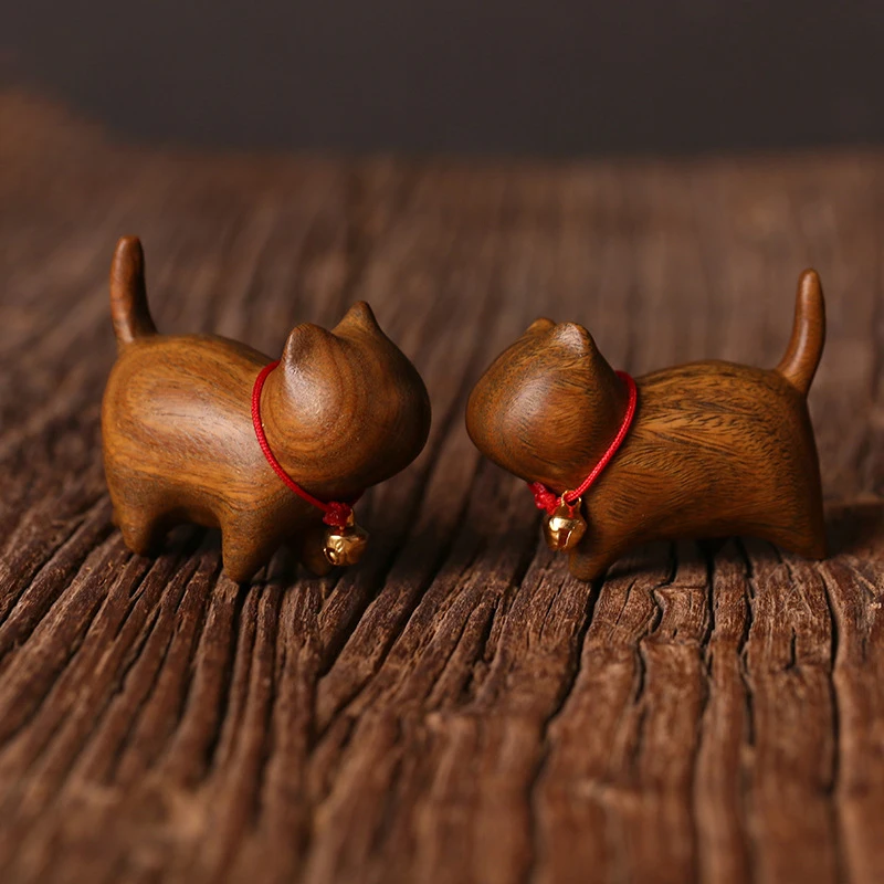 Cute Miniatures Hand-Carved Wooden Cartoon Cat Figures Lovely Mini Cat Ornament Natural Wood Cat Room Decor Fun Home Decoration