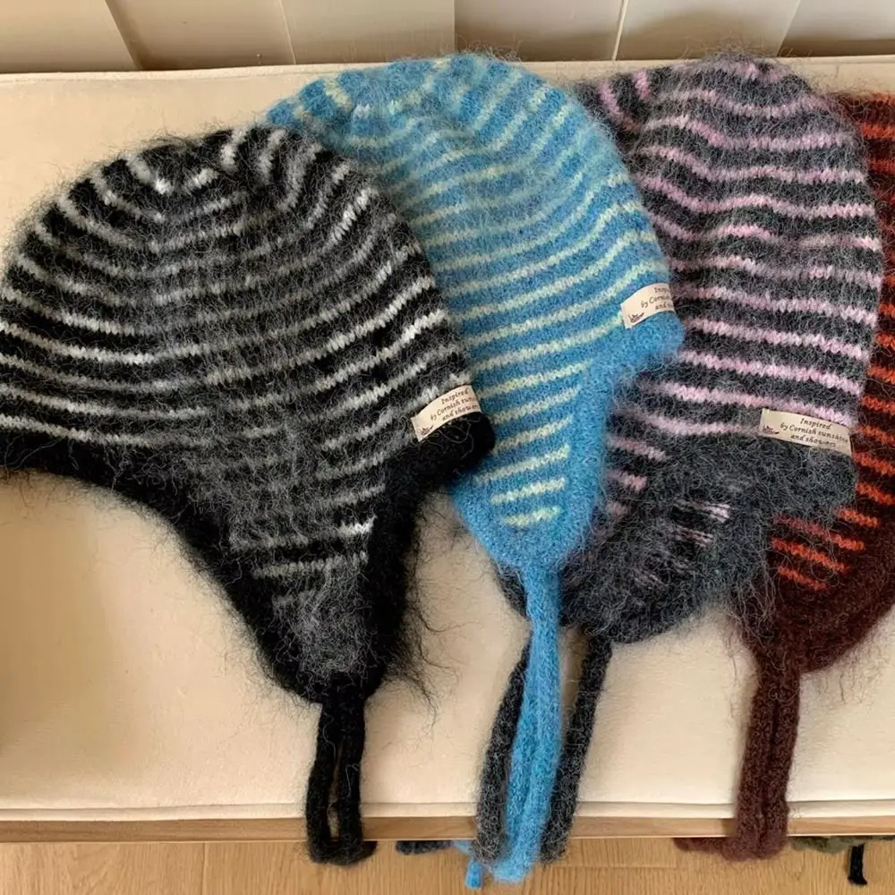 Niedliche Ohrenklappmütze im koreanischen Stil, Plüschmütze aus Kaninchenfell, gestrickte Mütze in Uni-Farbe mit Hasenohren, Ohrenmütze für Mädchen – Detail 5