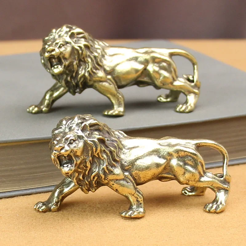 

Brass Lion King of The Jungle Creative Lion Figurine Family Living Room Porch Desktop Decoration Accessories Festivals Gifts