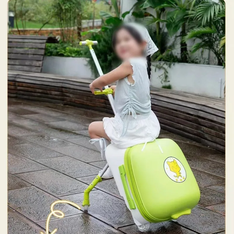 

The suitcase can be ridden on and sat on. It's a 20-inch trolley suitcase with large capacity.