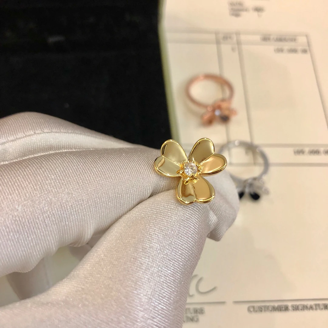single flower ring is also a classic three color cannot be missed Four leaf clover Fashionable gifts high cost-effectiveness