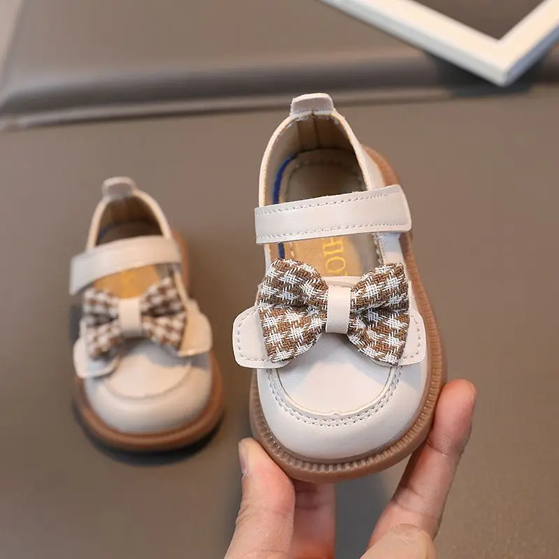 

Girls Toddler Walking Shoes Cute Bowknot Soft Flexible Sole Casual Leather Like First Walkers for 0-3 Years Old Baby Autumn