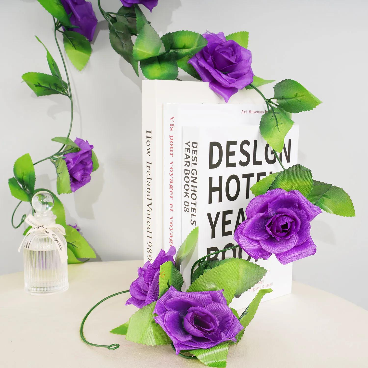 9-Blumen-Kopf-Kunstseide, Rosen-Efeu-Girlande, künstliche Blumenrebe mit grünen Blättern für Hochzeit, Party, Heimdekoration, DIY-Kranz