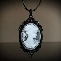 Victorian Vintage Queen Cameo Necklace For Women Girls Fashion Party Jewelry Accessories Gift Velvet Carved Rope Chain Choker