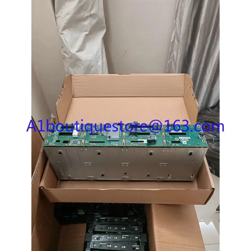 5212m4 12 bay hard drive cage supports hot swapping SAS SATA hard drive with expansion chip