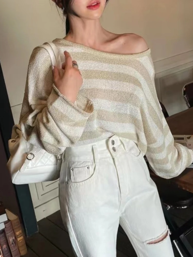 เสื้อถักไหมพรมบางสำหรับผู้หญิงสไตล์เกาหลี ดีไซน์พับได้ สไตล์ลำลอง เซ็กซี่ แฟชั่นต้นฤดูใบไม้ผลิ ลายทางบาง