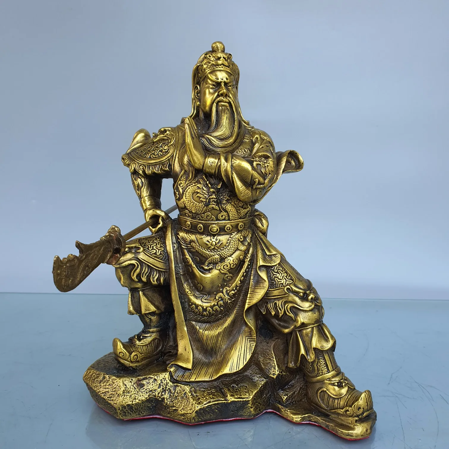 

Pure Copper Guanyu Statue - Elegant Living Room and Entryway Decorative Piece for Home Altars and Spiritual Spaces
