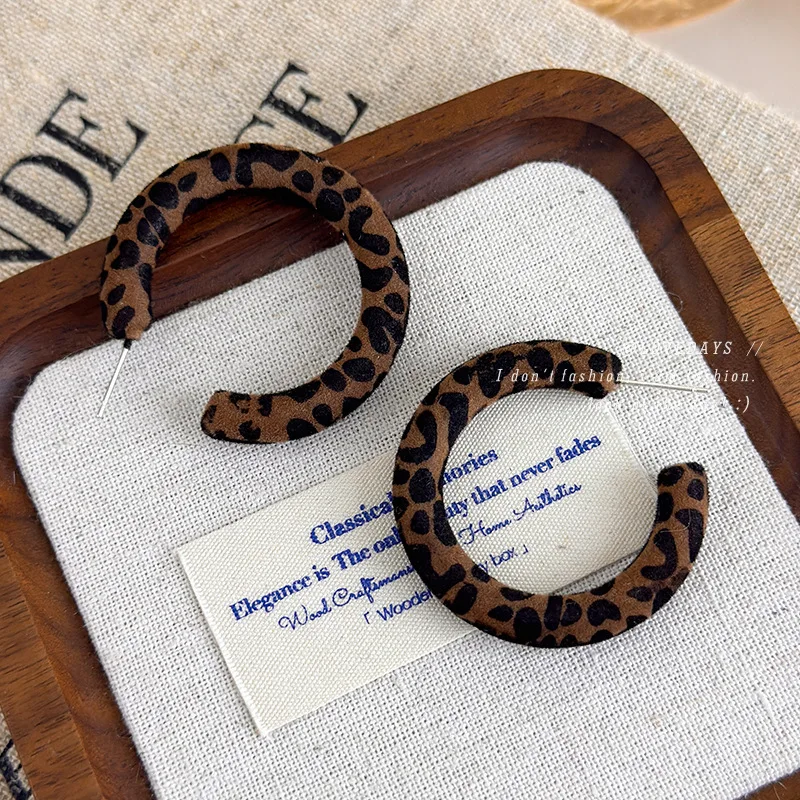 Vintage Wild Flocked Leopard Print C Shape Hoop Earrings Alloy Retro Chic Statement Jewelry for Women Premium Handmade Unique