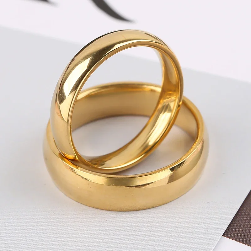 2024 New Simple Fashion Style Smooth Alloy Rings Classic Gold Color Couple for Women and Men Wedding Engagement Jewelry Gifts