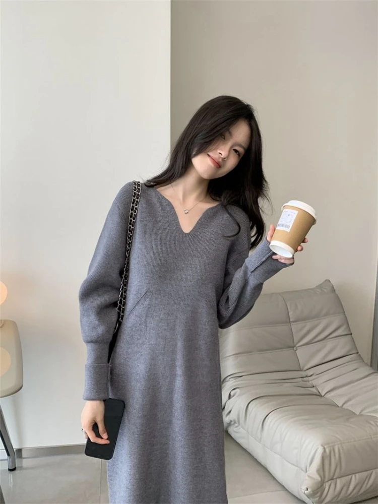 Korean Refined V-Neck Long Sleeve Knitted Dress Over-Knee Coat Friendly Slim Base Sweater Gown