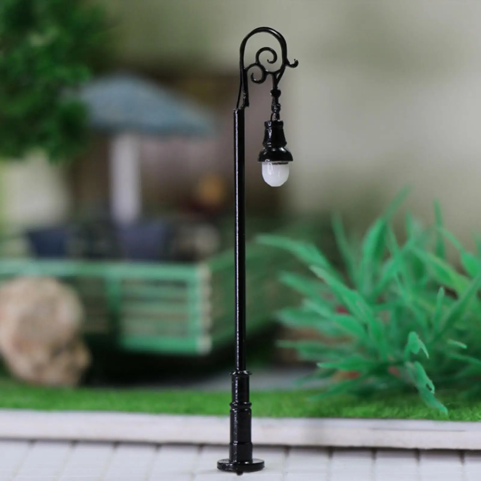 Steel LED Train Lamp Post Miniature Garden Lighting for HO Scale Model Railway Building Accessories