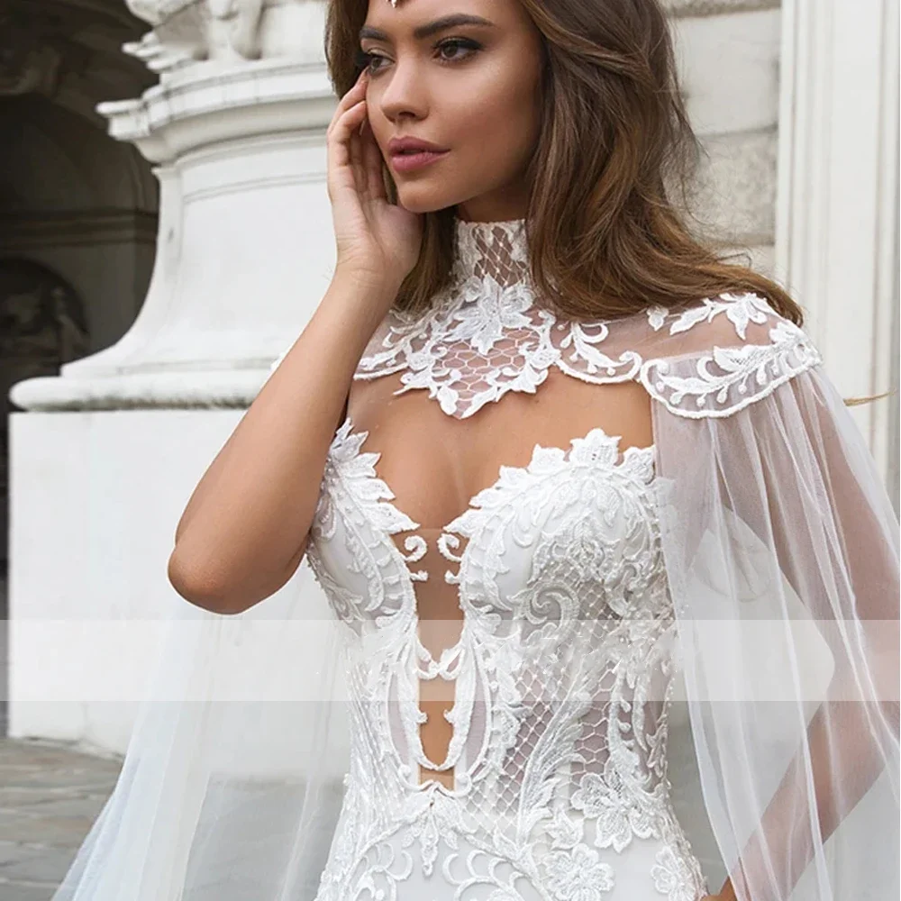 Suknie ślubne syreny z koronki na zamówienie, iluzoryczny dekolt okrągły, aplikacje koronkowe, tren kapliczny, suknia ślubna z peleryną, vestidos de novia