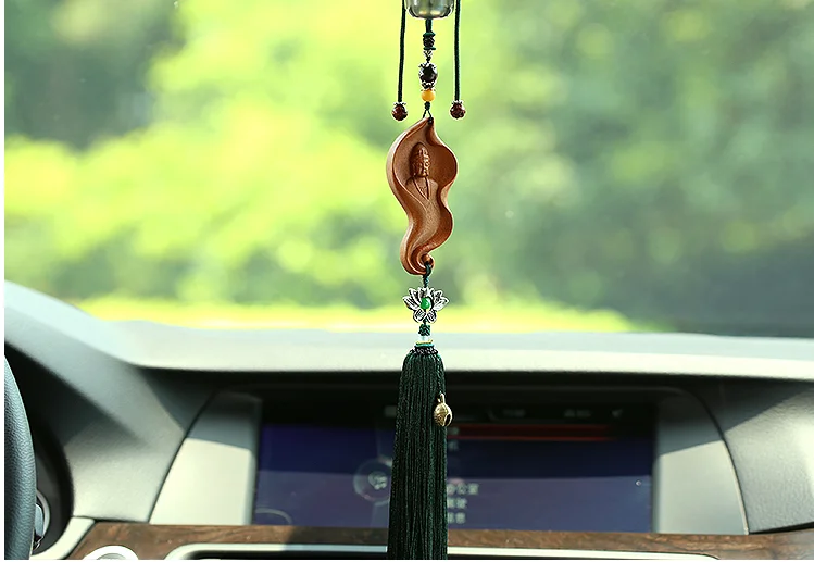 

Jujube Guanyin Buddha statue handmade tassel high-end car hanging Ping An Bao Ping Ping birthday gift