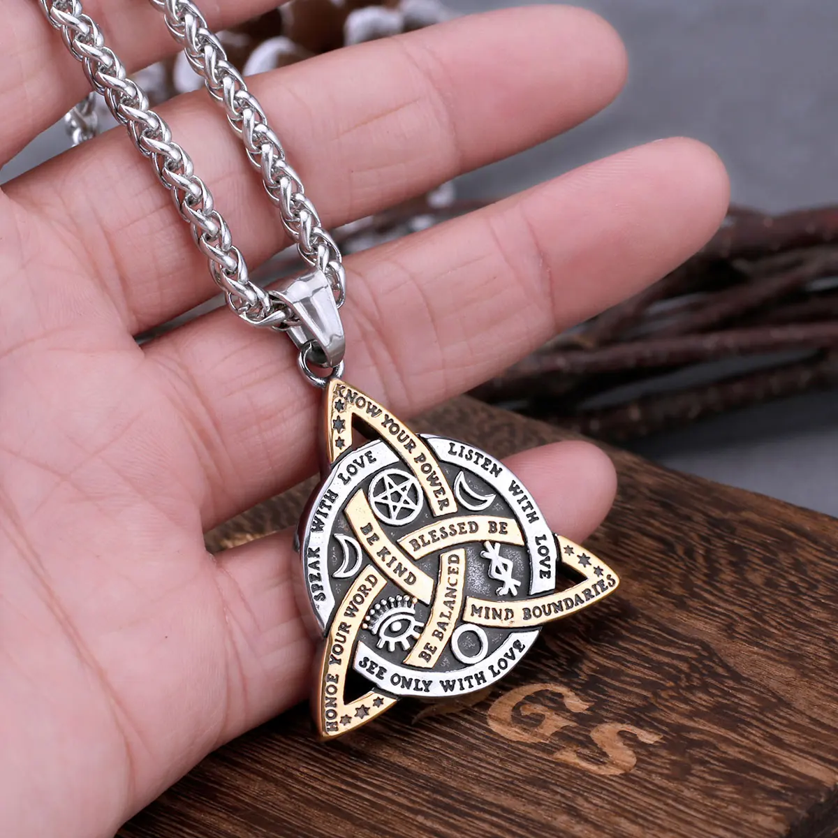 Vintage Virgin Odin Trinity Necklace Mens Stainless Steel Fashion Letter Rune Amulet Necklace Punk Charm Jewelry Gift