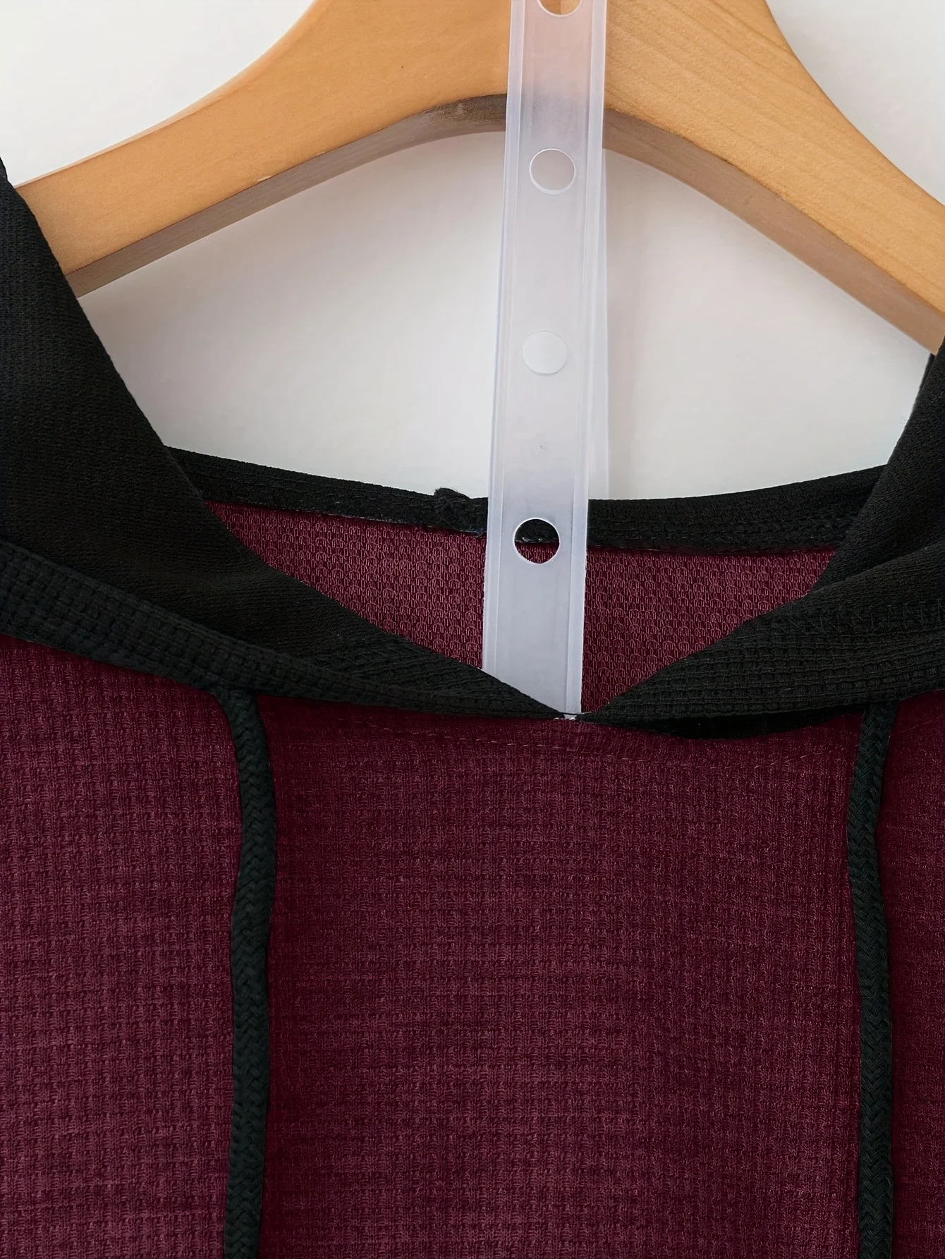 Trendiger Plus-Size Damen-Hoodie mit Farbblockmuster und Waffelstruktur für gemütlichen Freizeitstil – Detail 3