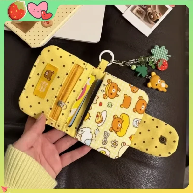 

Кошелек для монет с изображением медведя Риллакума, милый маленький кошелек из холщовой ткани, мультяшный держатель для ключей с клубничным рисунком, портативная сумка, подходит для студентов