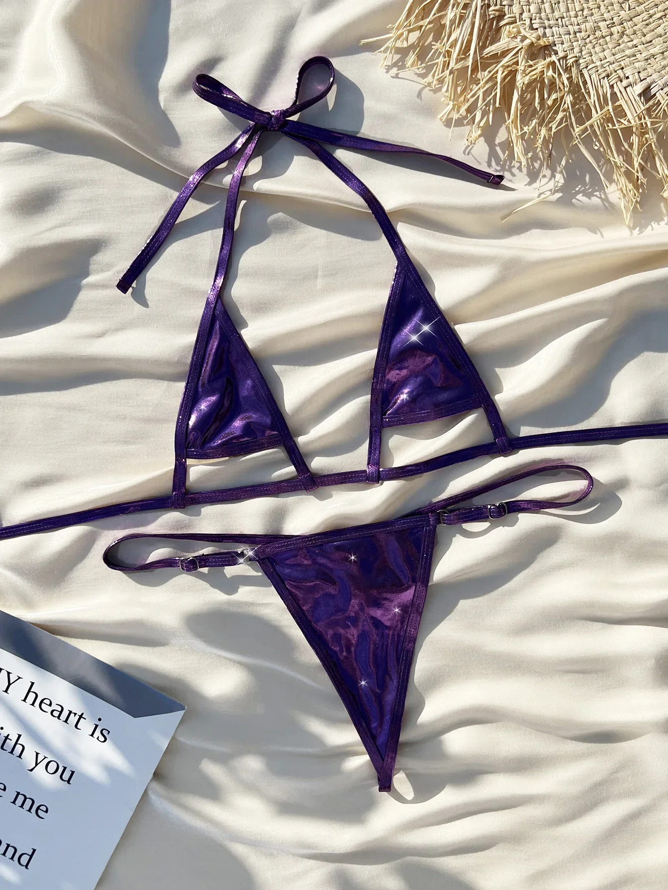 Traje de baño morado brillante para mujer, conjunto de Bikini Sexy ahuecado Micro brillante, traje de baño de Tanga para vacaciones en la playa de Color sólido, novedad de 2025