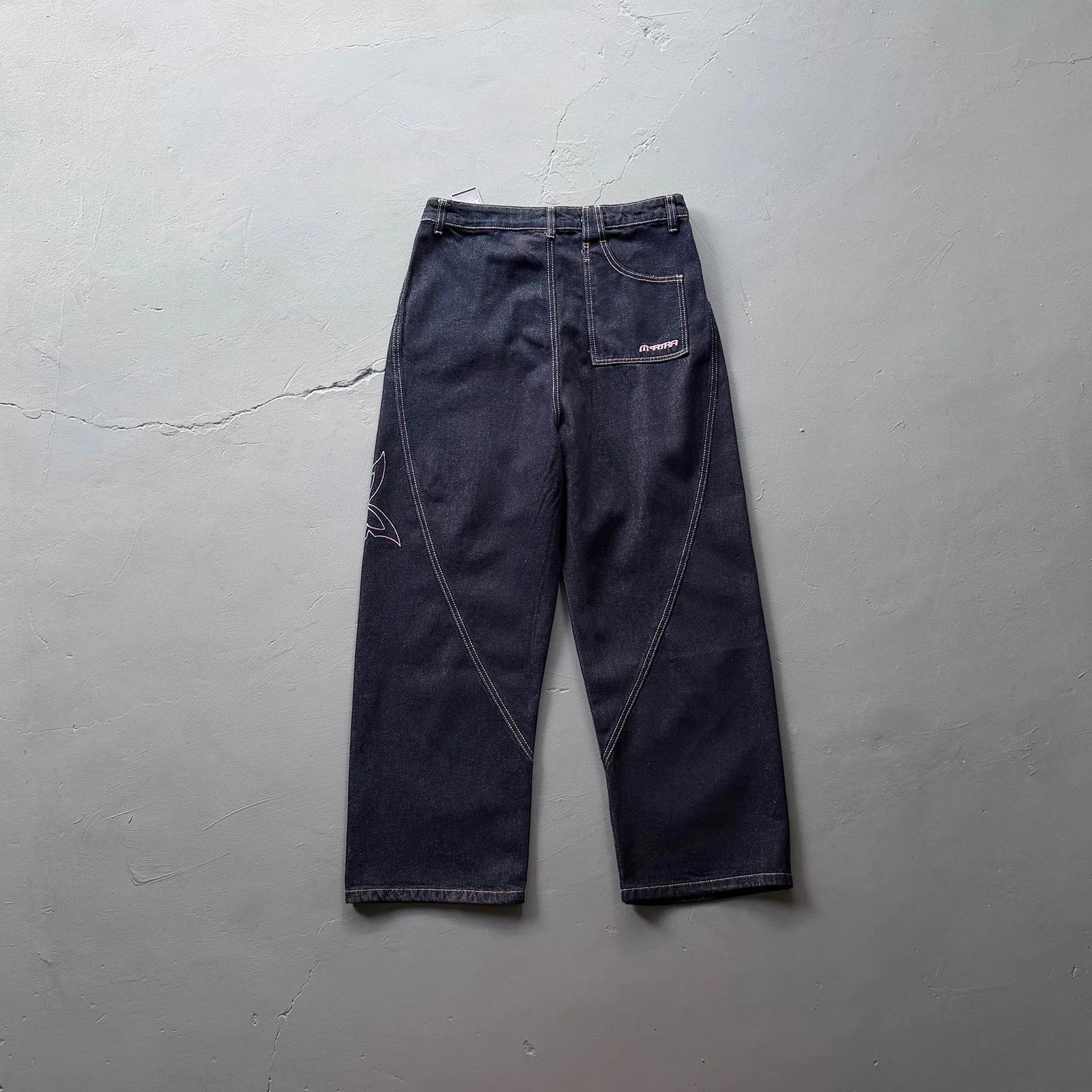 

Trendy Embroidered Skateboard Straight Leg Loose Fit Hip Hop Streetwear Jeans mid Waist Zipper Closure Cotton Casual Trousers