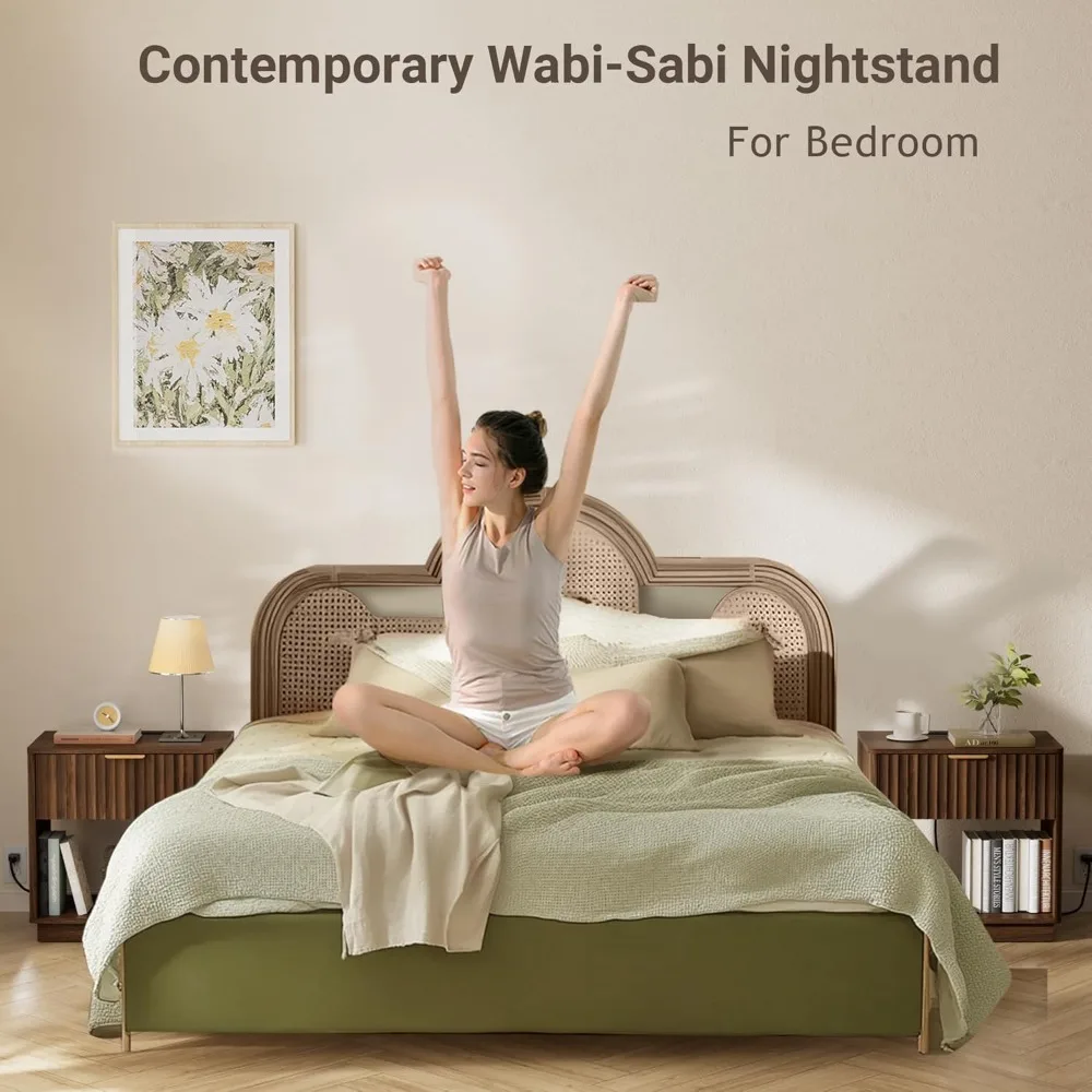 منضدة خشب الجوز الحديثة في منتصف القرن مع قاعدة شحن، وطاولة جانبية كبيرة مع درج ورف مفتوح لاستخدام الطاولة النهائية