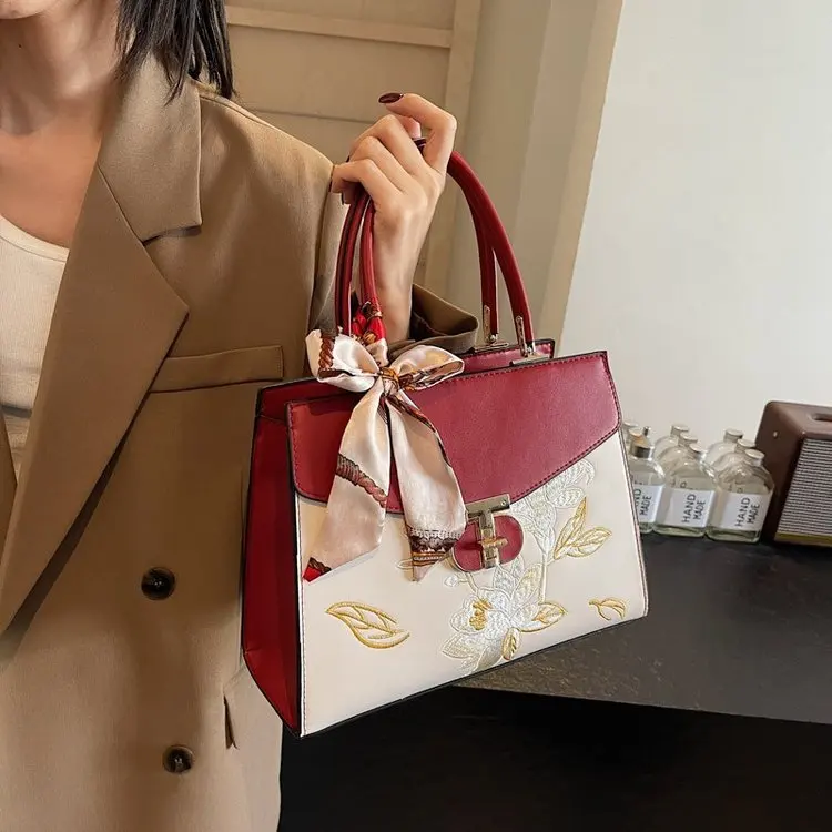 

2025 Autumn 2068 New One-size-fits-all Lock Messenger Bag Fashionable Versatile Red with White Sewing Line Tote Bag PU