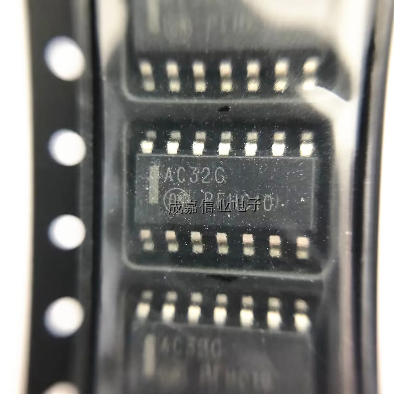 10pcs/Lot MC74AC32DR2G SOP-14 MARKING;AC32G OR Gate 4-Element 2-IN CMOS 14-Pin Operating Temperature:- 40 C-+ 85 C