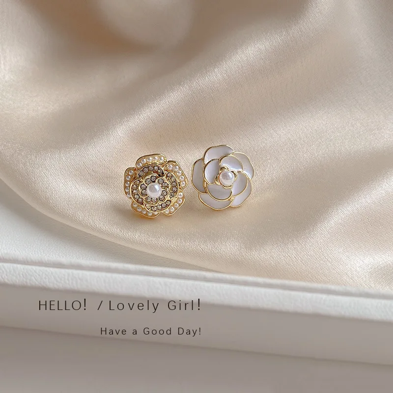 Korean Style Fashion Pearl Camellia Earrings for Women and Girls Crystal Pendant Jewelry Women Fashion Retro Earrings